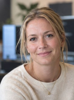 Clara Hofmann, Client operations